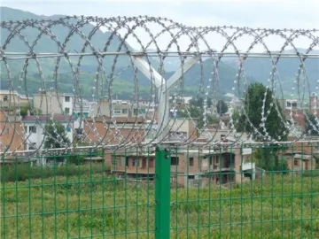 Airport and Prison Barbed Wire Fence