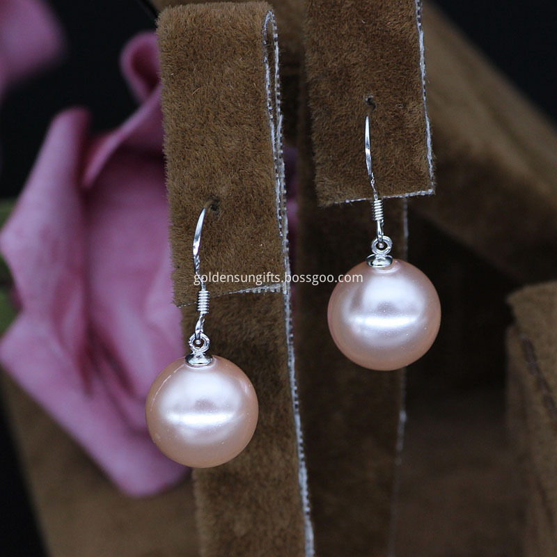 Shell Pearl Earrings 