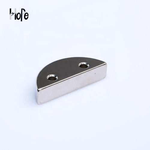 Irregular magnet with screw