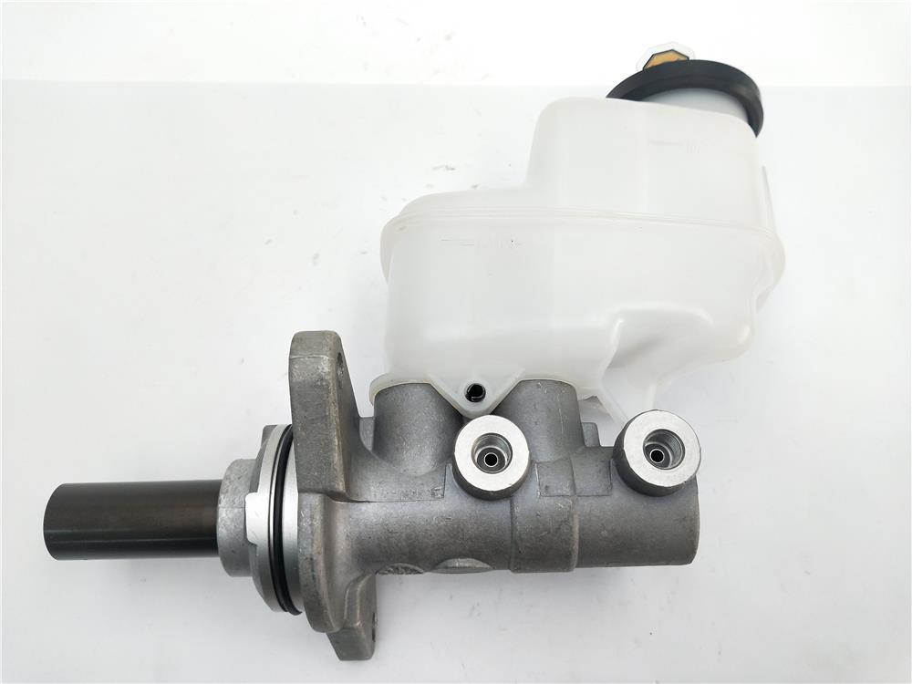 Cilindro maestro de freno para Toyota RAV 4 III05-13