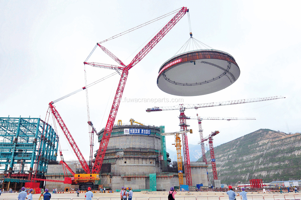 Grue à flèche en treillis à capacité de charge élevée