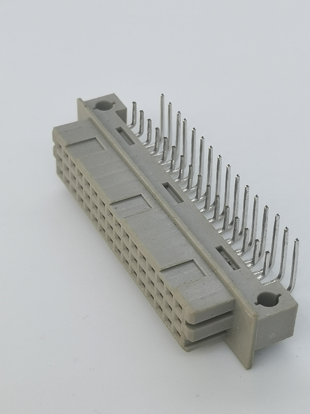 32 Positions Type R/3 Sockets IEC60603-2 Connectors