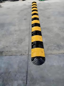 Portable Removable Rubber Speed Bump for Temporary Construction