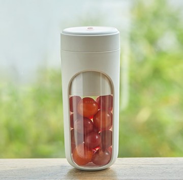 Compact 400ml 3.7V 2000mAh Portable Juicer Blender