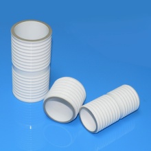 Izolator ceramic pentru tub de transmisie metalo-ceramic