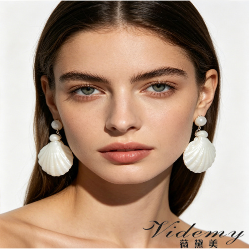 Stylish White Petal Shell Pearl Earrings