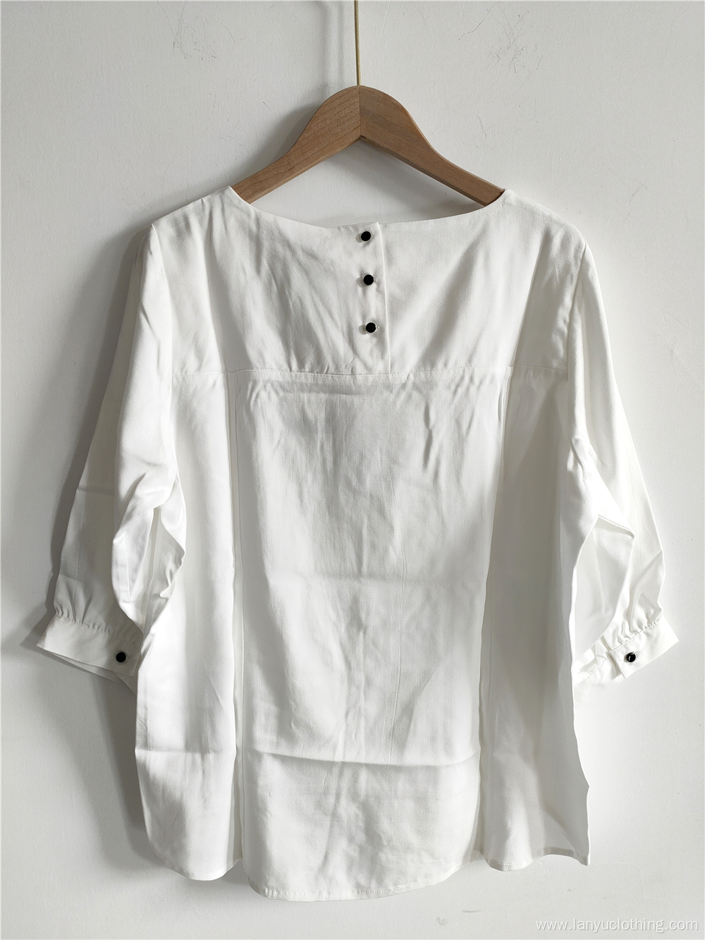 Women's Top With Round Neck And Middle Sleeve