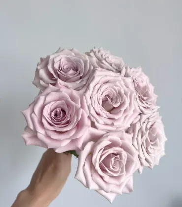 Manta Rose Single-Headed Flower Arrangement