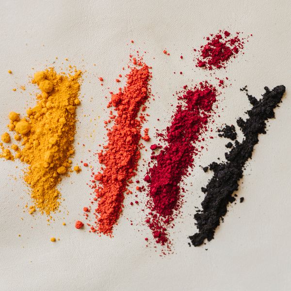 Fluorocarbon powder coating for aluminum veneer1