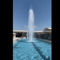 Linda fonte da piscina do Uzbequistão e cachoeiras