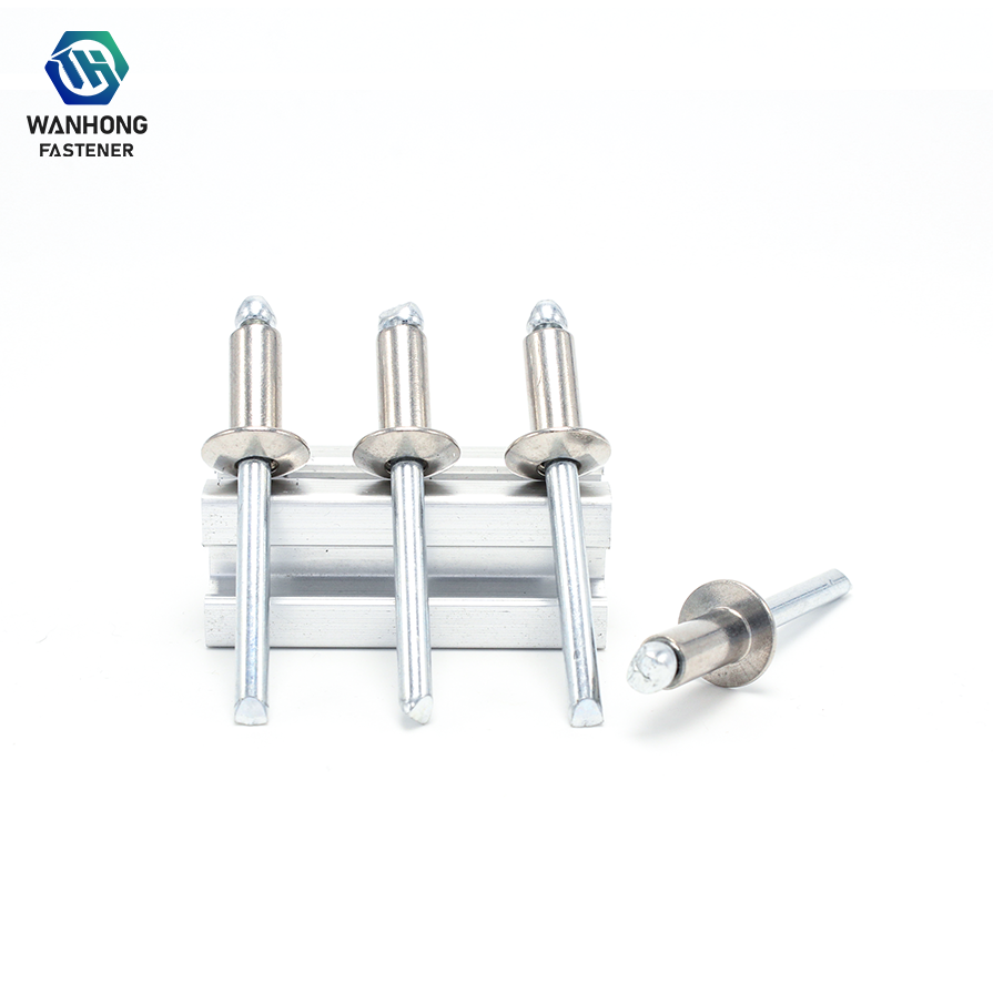 Rivets aveugles polyvalents de type ouvert pour un assemblage efficace
