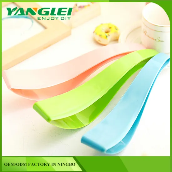 Made of Ningbo YL-046 Kitchen Utensil Colorful Plastic Cutter Knife Cake Server