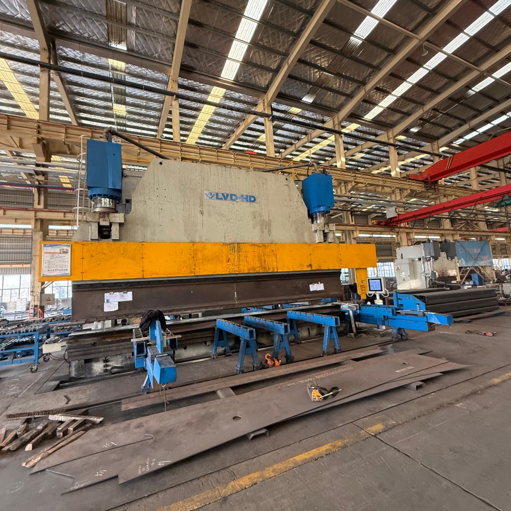1200-ton press brake (2)