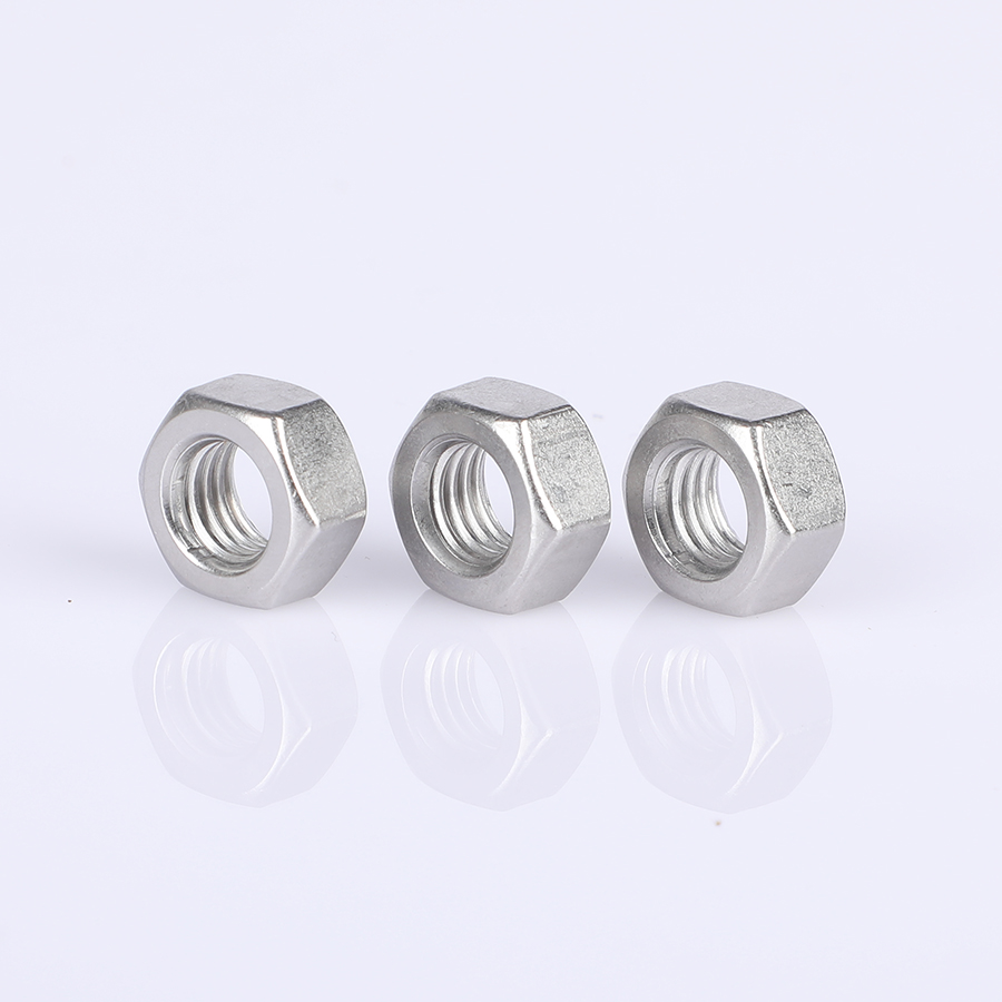 Шестигранные болты доступны в разных размерах