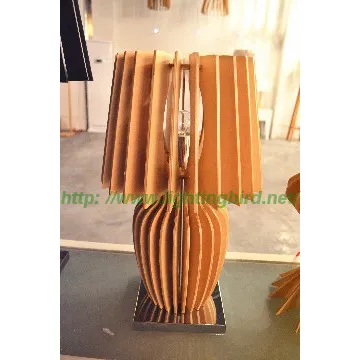 Classic Wood Table Lamp / Desk lamp With Fabric Shade