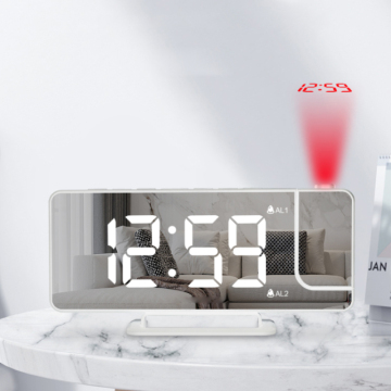 180°プロジェクターとスヌーズ機能を備えたトップセラー2022 LEDミラー時計