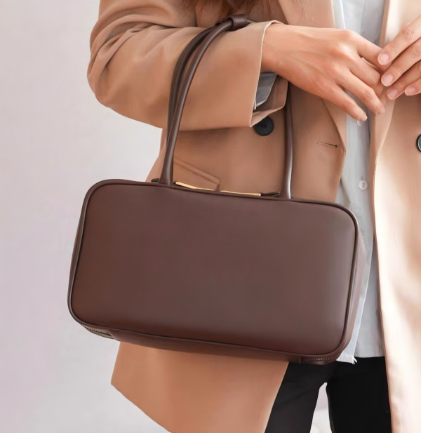 긴 가죽 손잡이가있는 세련된 레트로 토트 Stylish Retro Tote with Long Leather Handles