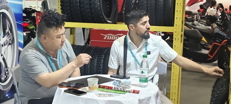 Canton Fair Sees a Surge in Orders! International Buyers Compete with Cash for Rislife KUMA Tires