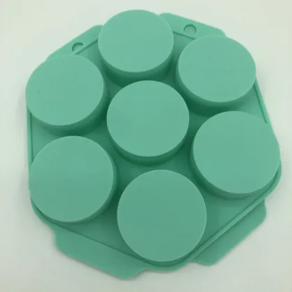 7-Hole Cylindrical Oreo Cookie Silicone Ice Cube Mold - Non-Stick and Easy Demolding