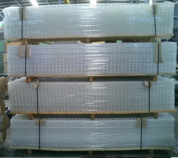 Wire mesh fencing panels