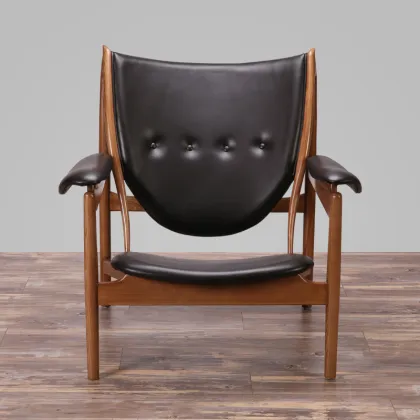 Replica Chieftains Chair Leisure Solid Wood Leather Sofa