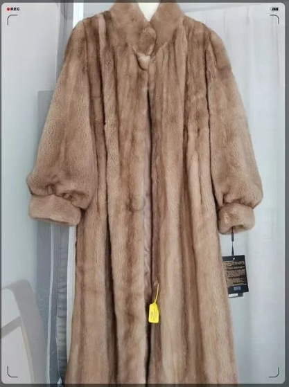 A New Darling in the High-End Fur Market – Pastel Mink: Natural Colors Become the Mainstream
