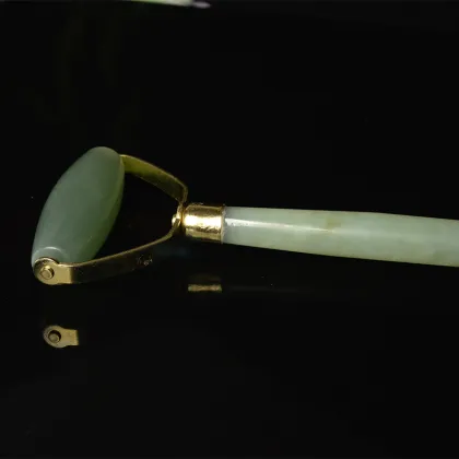 Jade Roller 100% Jade Crystal