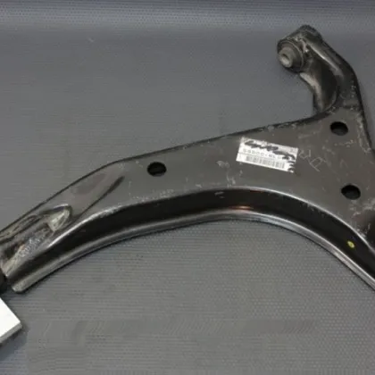 54500-WL000 Ball Joint Front Lower Control Arm for Nissan Elgrand