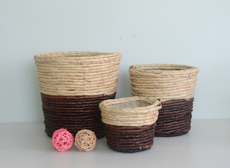 Round two tone maize rope flower basket Round two tone maize rope flower basket
