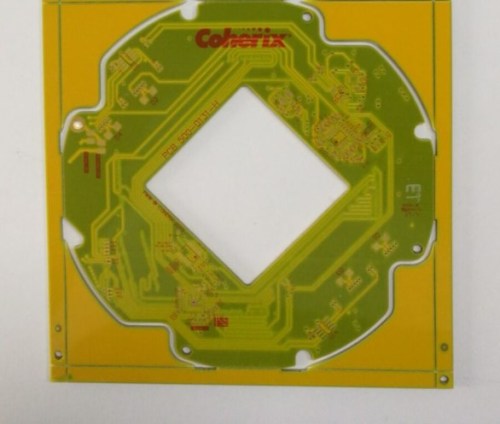 Żółty kolor płyty pcb