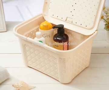 household plastic storage box with lid and handle