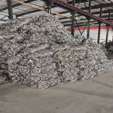 Design de caixa de gabion ecológica para a estabilização da margem do rio