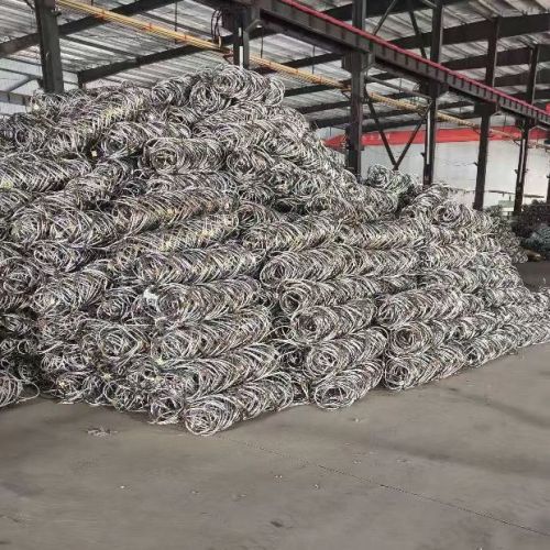 Design de caixa de gabion ecológica para a estabilização da margem do rio
