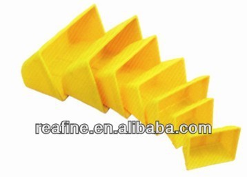 Plastic elevator bucket