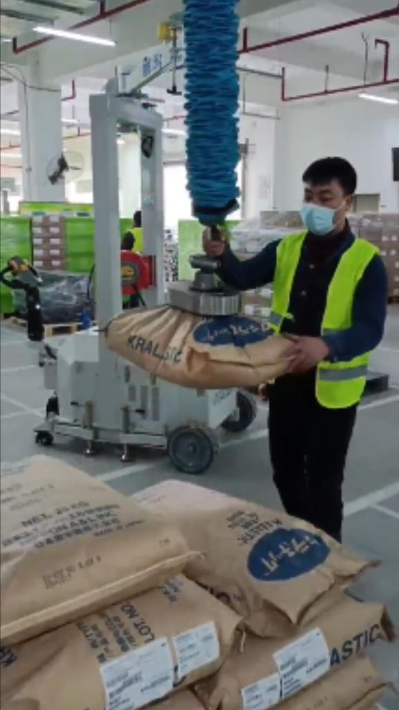 Cowest Machinery's ESL-ESM Vacuum Tube Lifter (2)