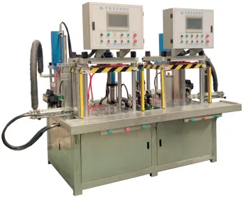 Double-station four-column type 16T wax injection machine