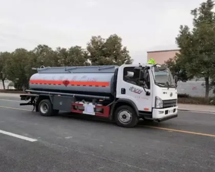 FAW Light 4X2 Oil Tank Truck