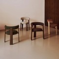 Silla de tres patas de madera maciza de fresno