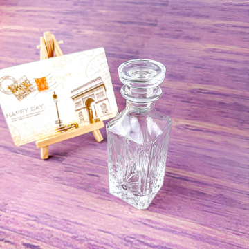 Factory Bulk Sale: Fashion Model Crystal Classic Perfume Bottles & Small Capacity Empty Glass Wine Bottles