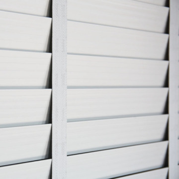 Dekorative PVC -Jalousien für Fenster und Tür