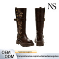 Botas moteras marrones con bordado floral vintage