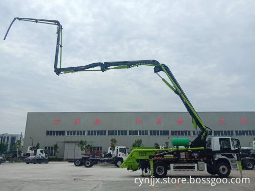 China Supply Concrete Mixer Pump Truck with Boom