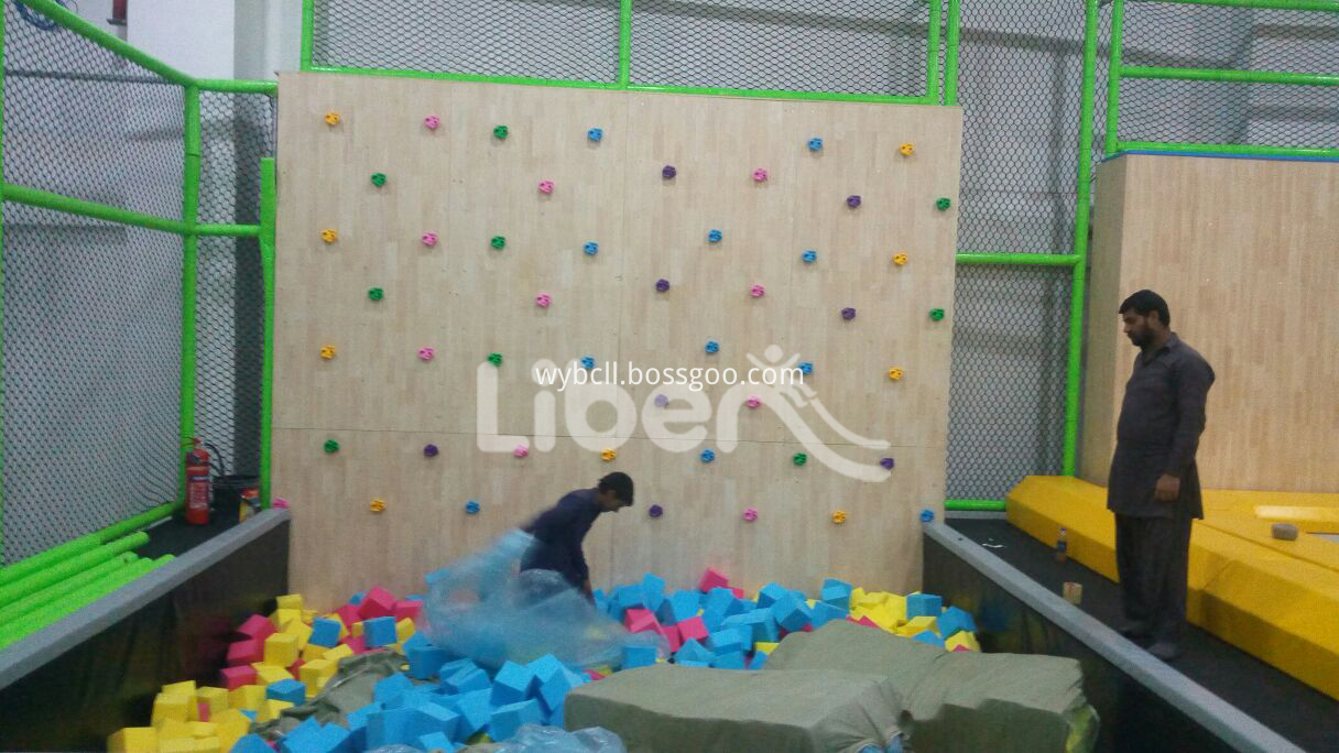 large trampoline indoor 