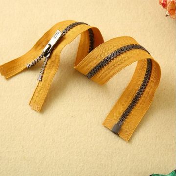 Heavy duty plastic separating zippers for coat