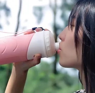 Ice cold insulate water bottles
