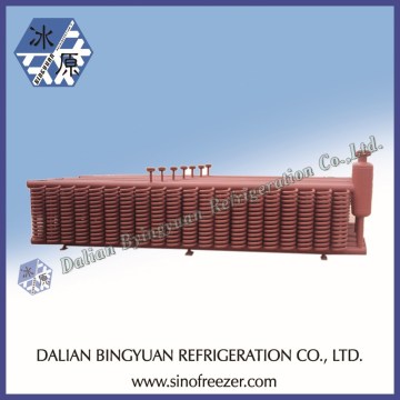Vertical evapotator for block ice maker