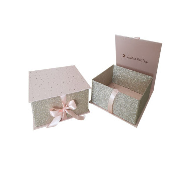Custom Logo pink color magnetic Foldable paper box