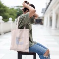 Monetinspirerad Serenity Lake Canvas Tote