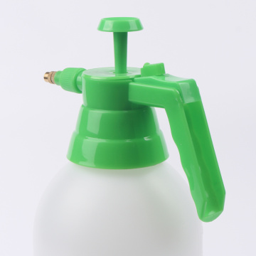 2L hand pressure sprayer for garden