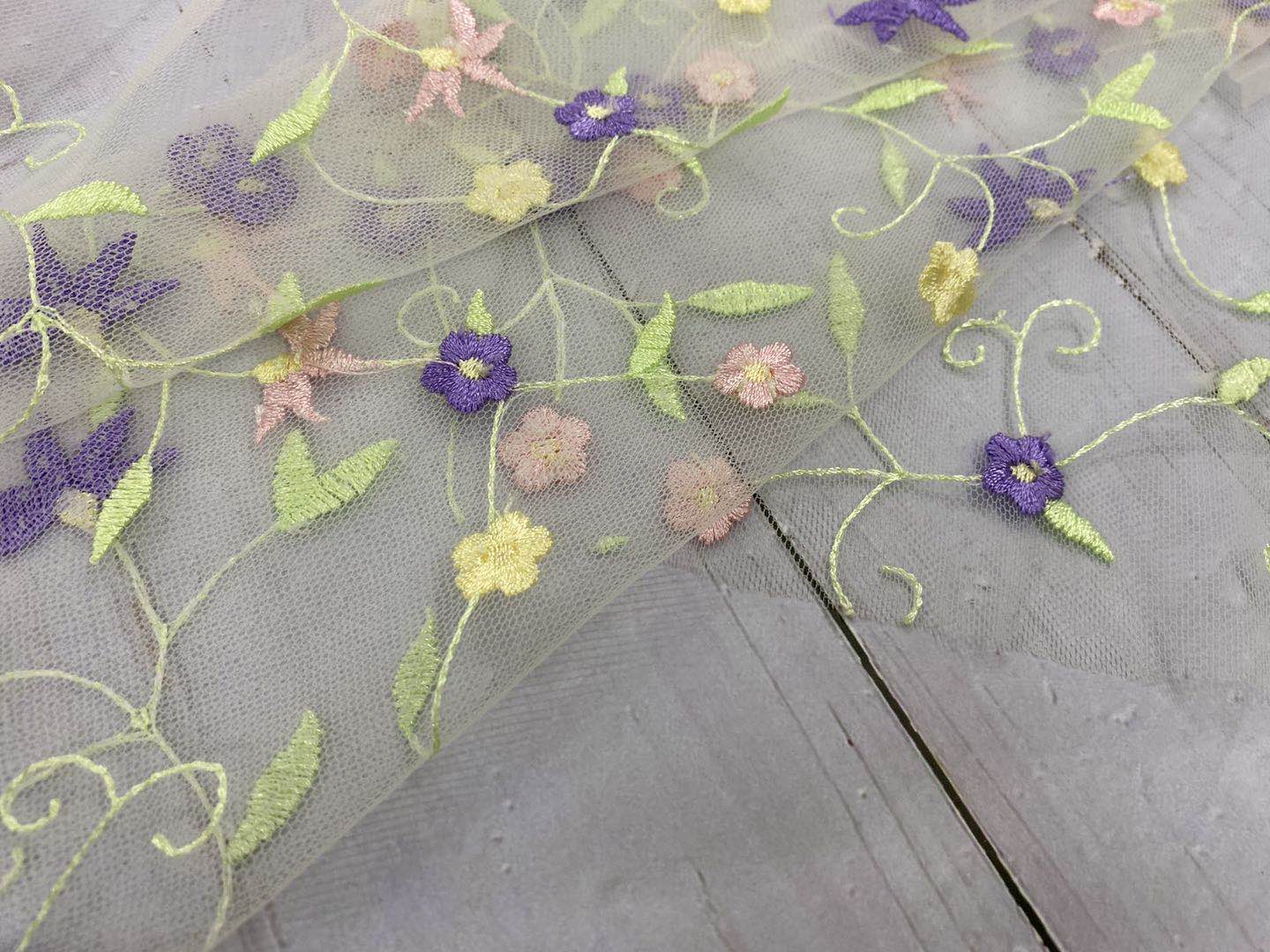 Lifeful Multicolor Flower Embrodery Fabric
